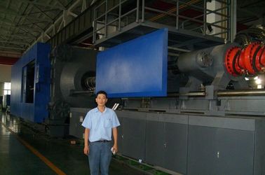 Spritzen-Maschinen-Plastikherstellungsmaschine 1000 Tonne für PVC-Material
