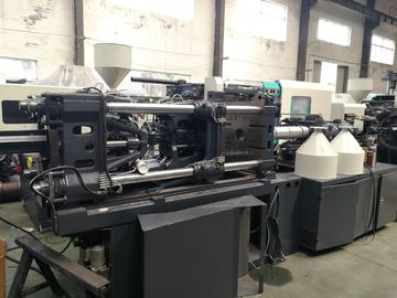 5,8 Tonnen kleine Plastikspritzen-Maschinen-für die PVC-Fittings-Herstellung